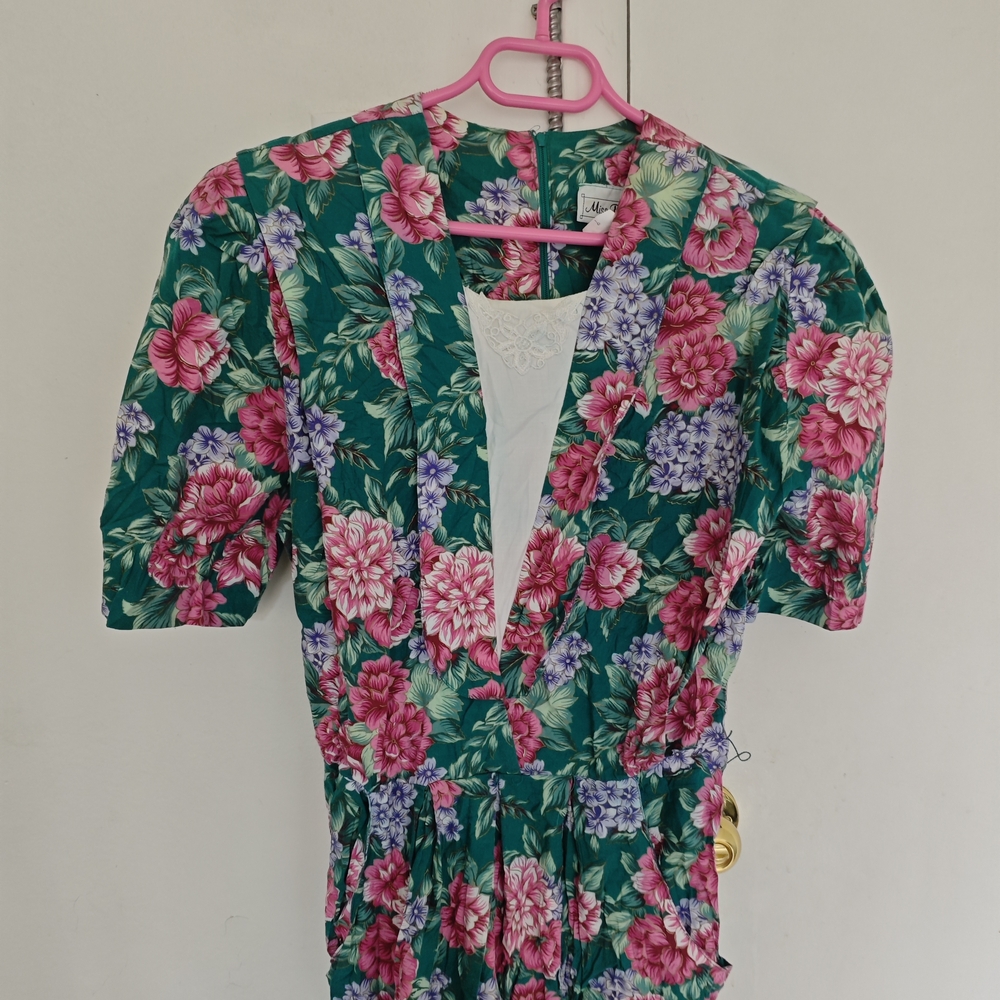 VTG Miss Dorothy Floral Dress with lace neckline